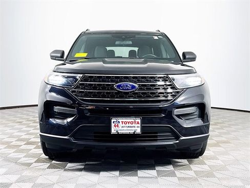 Used 2020 Ford Explorer XLT w/ Comfort Package image 11