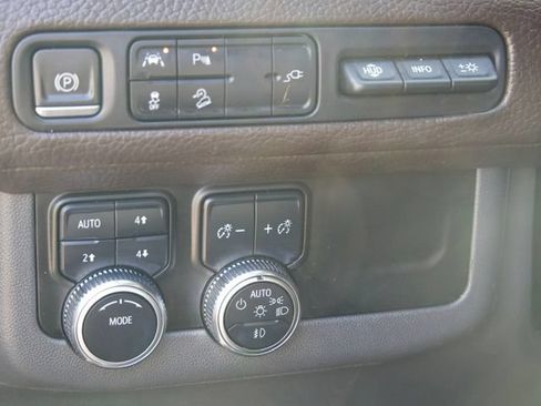 Used 2021 GMC Yukon Denali w/ LPO, Illumination Package AWD/4WD image 24