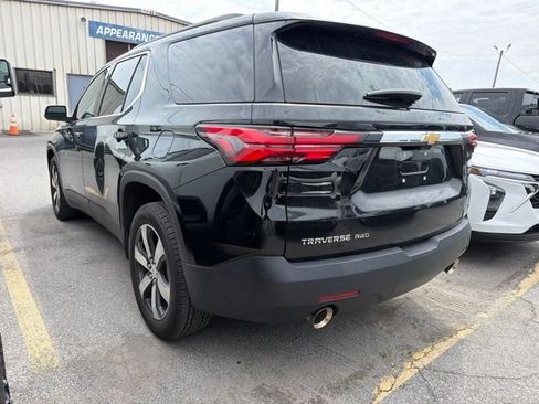 Used 2023 Chevrolet Traverse LT w/ LT Premium Package AWD/4WD image 4