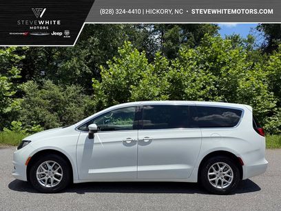Used 2022 Chrysler Voyager LX