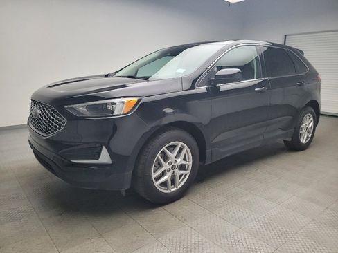 Used 2023 Ford Edge SEL image 2