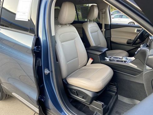 Used 2020 Ford Explorer XLT w/ Equipment Group 202A AWD/4WD image 20