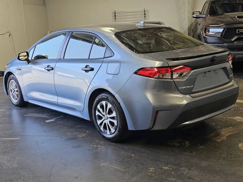 Used 2021 Toyota Corolla LE w/ Carpet Mat Package (TMS) FWD image 2