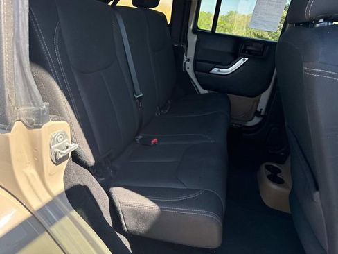 Used 2016 Jeep Wrangler Unlimited Sahara AWD/4WD image 22