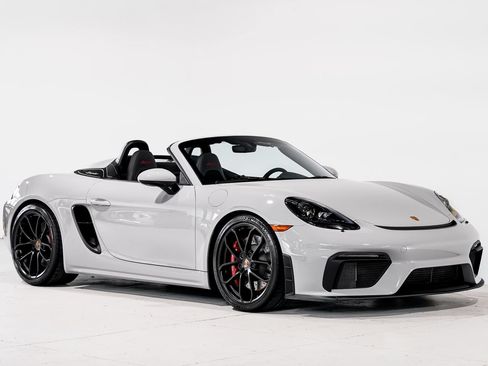 Used 2022 Porsche 718 Boxster Spyder RWD image 1