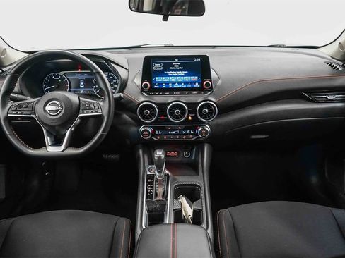 Used 2025 Nissan Sentra SR image 12