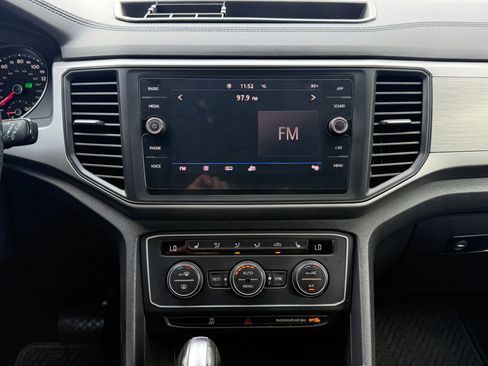 Used 2020 Volkswagen Atlas SE image 12