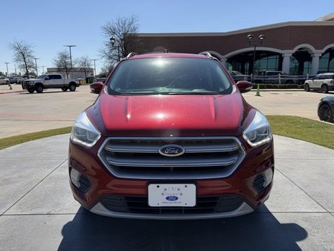 Used 2017 Ford Escape Titanium image 2