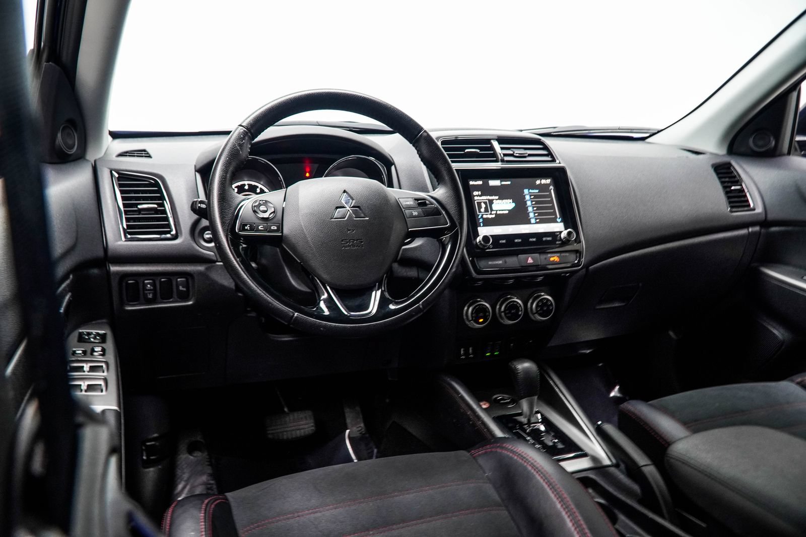Used 2024 Mitsubishi Outlander Sport ES AWD/4WD image 17