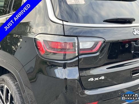 Used 2024 Jeep Grand Cherokee Altitude AWD/4WD image 11