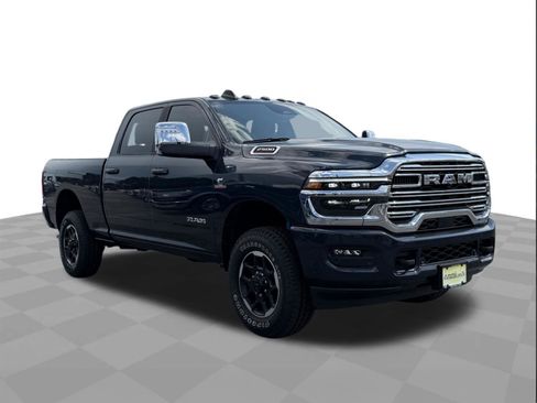Used 2025 RAM 2500 Laramie AWD/4WD image 7