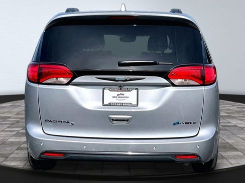 Used 2020 Chrysler Pacifica Limited w/ Advanced Safetytec Group FWD image 4