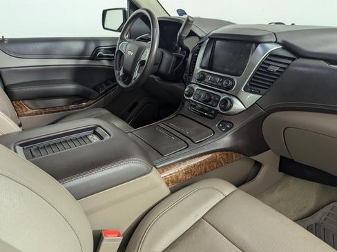 Used 2017 Chevrolet Suburban Premier image 25