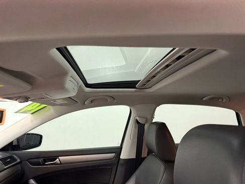 Used 2014 Volkswagen Passat TDI SE image 12