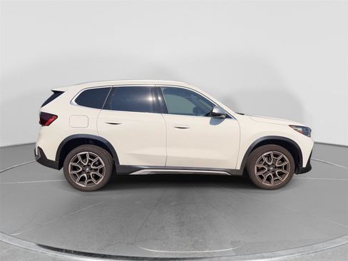 Used 2023 BMW X1 xDrive28i w/ Premium Package AWD/4WD image 6