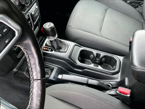 Used 2023 Jeep Wrangler Sahara w/ Cold Weather Group image 17