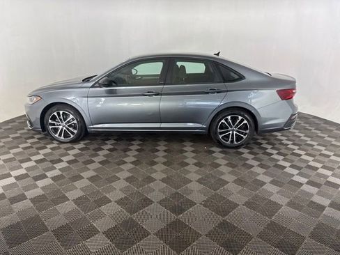 Used 2025 Volkswagen Jetta Sport FWD image 10