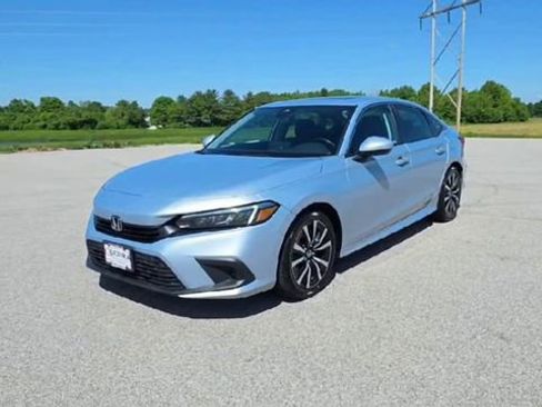 Used 2023 Honda Civic EX image 3