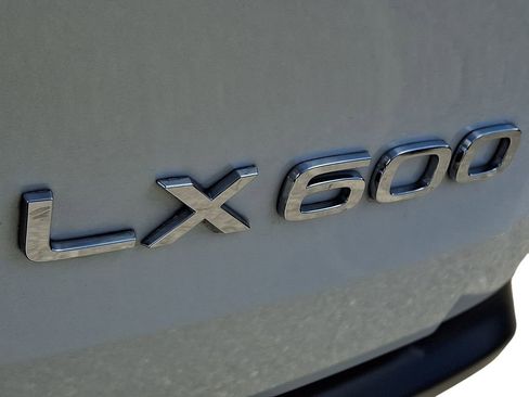 Used 2024 Lexus LX 600 4WD w/ Appearance Package image 31