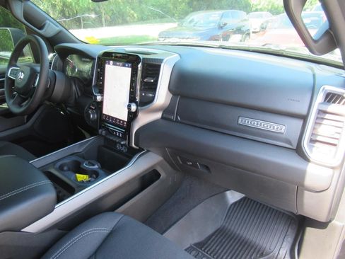 Used 2025 RAM 1500 Big Horn AWD/4WD image 11