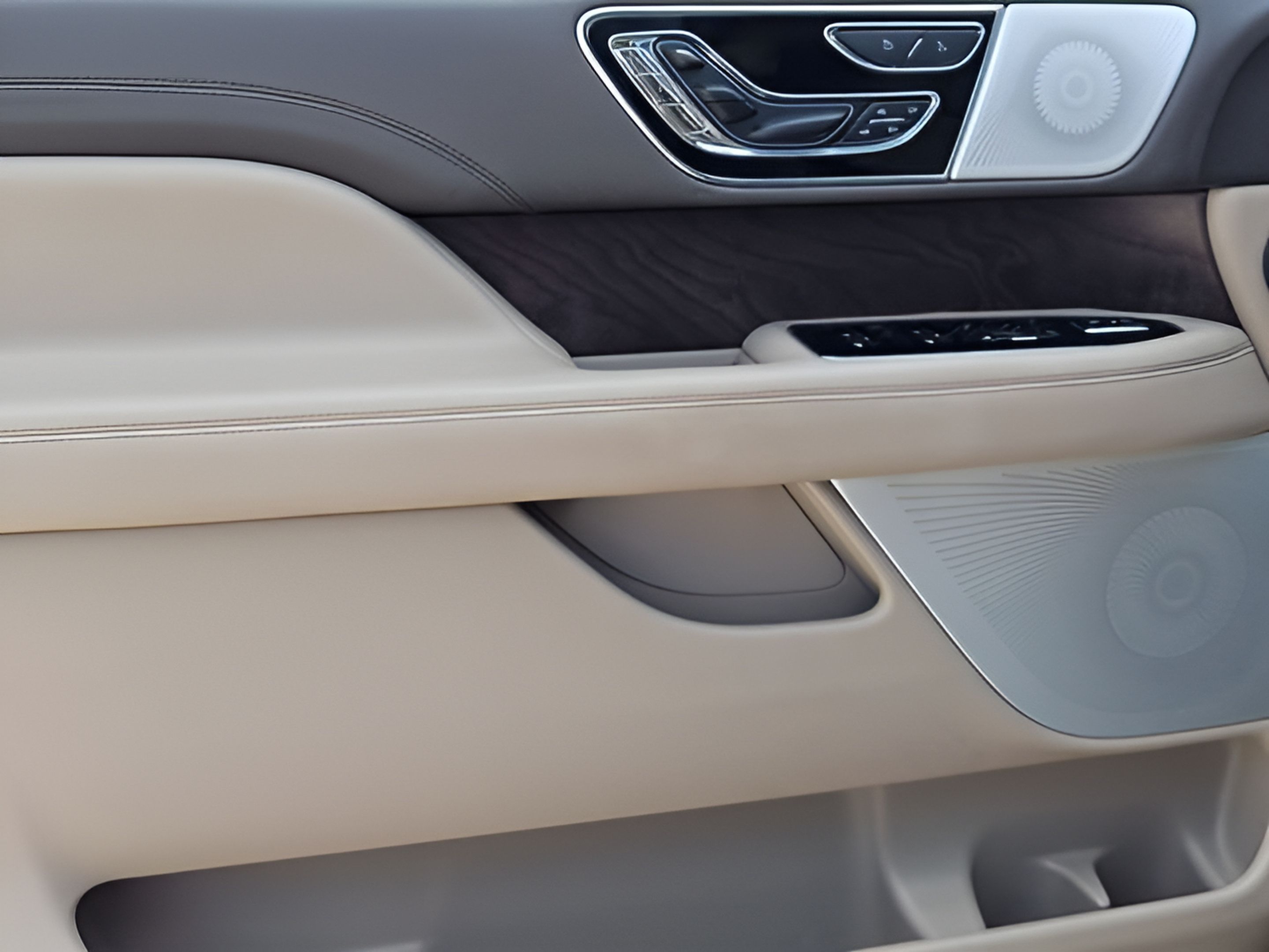 Certified 2024 Lincoln Navigator L Reserve AWD/4WD image 19