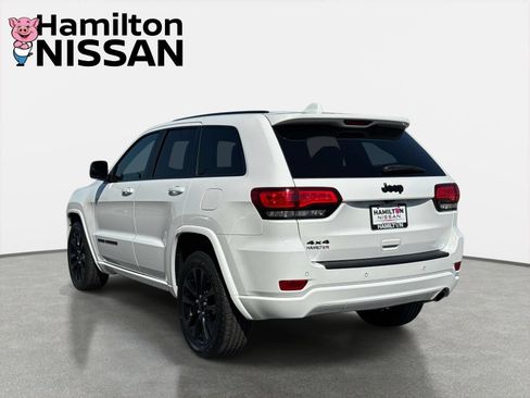 Used 2019 Jeep Grand Cherokee Altitude AWD/4WD image 4