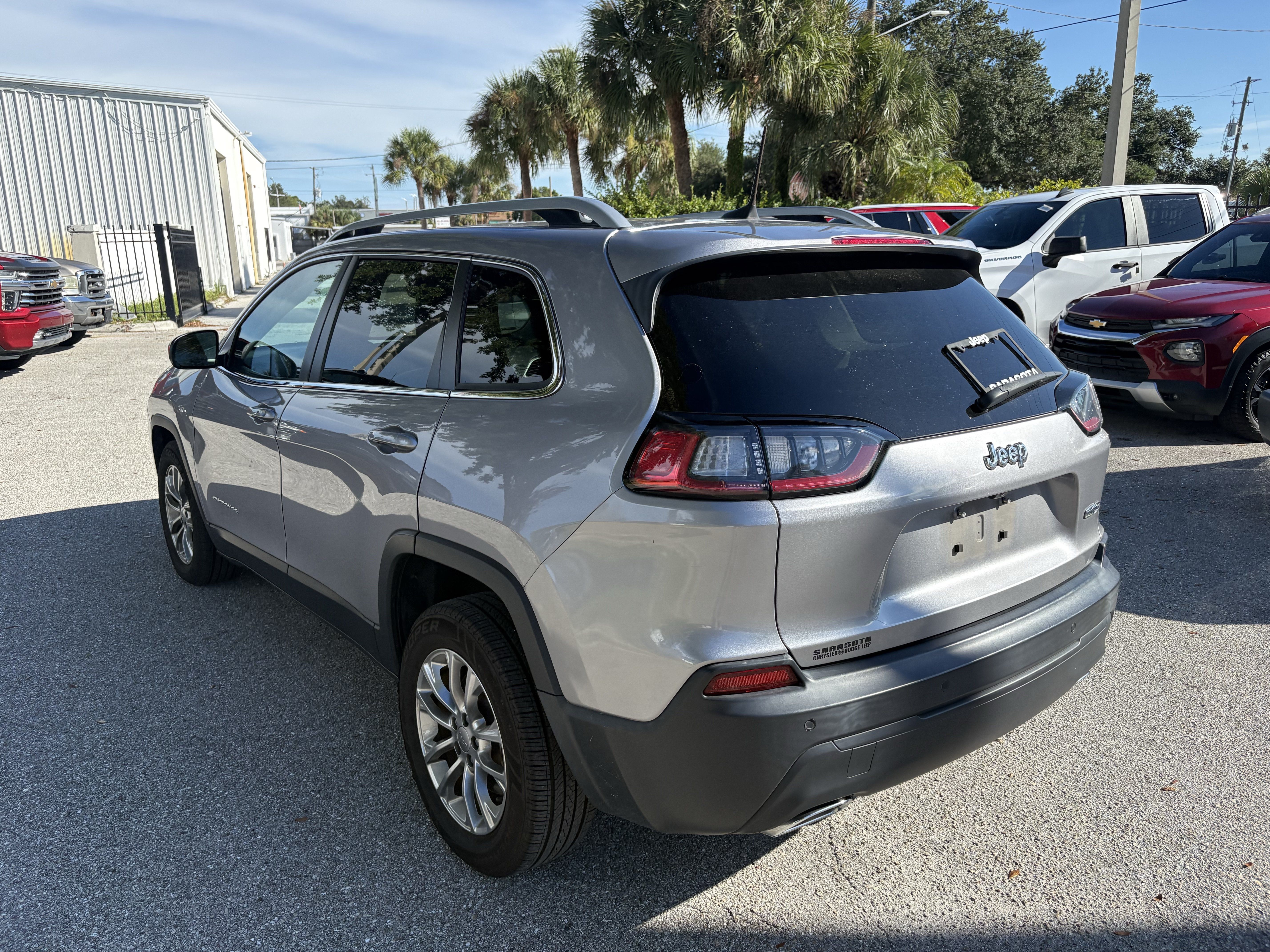 Used 2021 Jeep Cherokee Latitude Lux FWD image 5