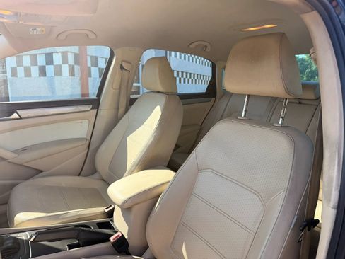 Used 2013 Volkswagen Passat 2.5 S FWD image 12