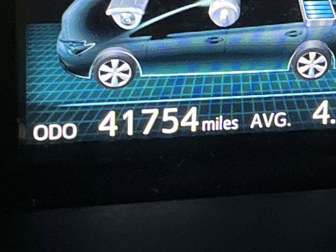 Used 2016 Toyota Prius V Three image 22