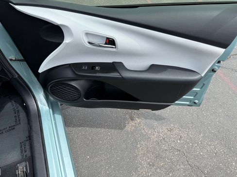 Used 2017 Toyota Prius Three FWD image 27