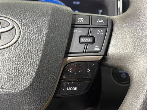 Used 2025 Toyota Camry LE w/ Convenience Package AWD/4WD image 17