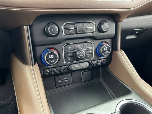 Used 2023 Chevrolet Tahoe High Country AWD/4WD image 33