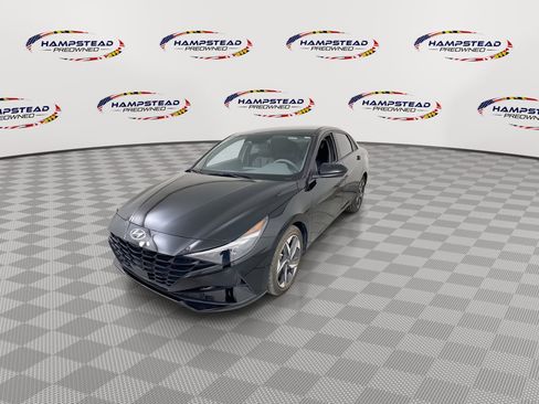 Used 2023 Hyundai Elantra SEL w/ Convenience Package FWD image 4