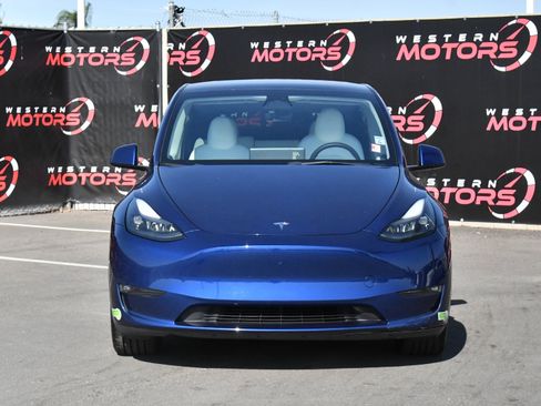 Used 2023 Tesla Model Y Long Range AWD/4WD image 2