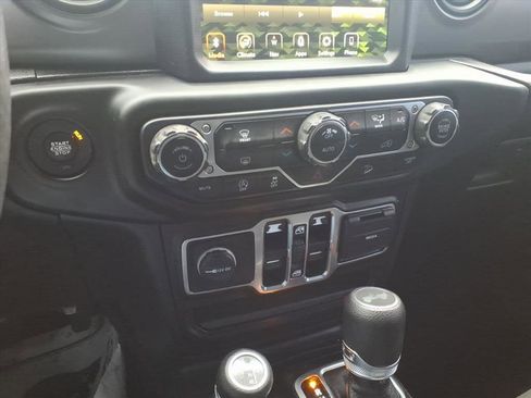 Used 2020 Jeep Wrangler Unlimited Sport S w/ Sun And Sound Package image 17