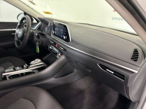 Used 2022 Hyundai Sonata SE w/ Cargo Package FWD image 17