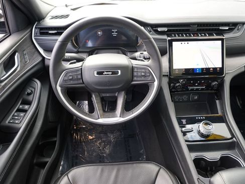 Used 2024 Jeep Grand Cherokee L Limited w/ Luxury Tech Group II image 21