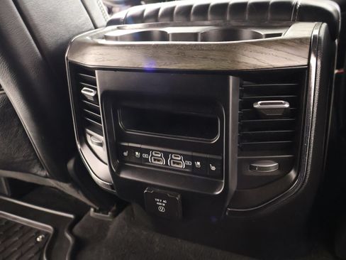 Used 2025 RAM 1500 Limited w/ Off Road Group AWD/4WD image 16