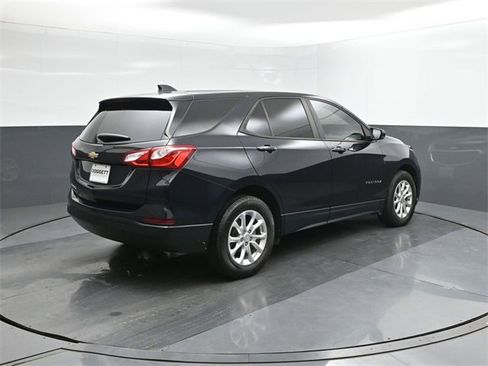 Used 2020 Chevrolet Equinox LS w/ LS Convenience Package image 11