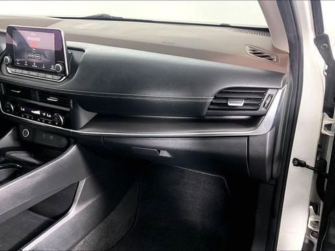 Used 2023 Nissan Rogue SV AWD/4WD image 16