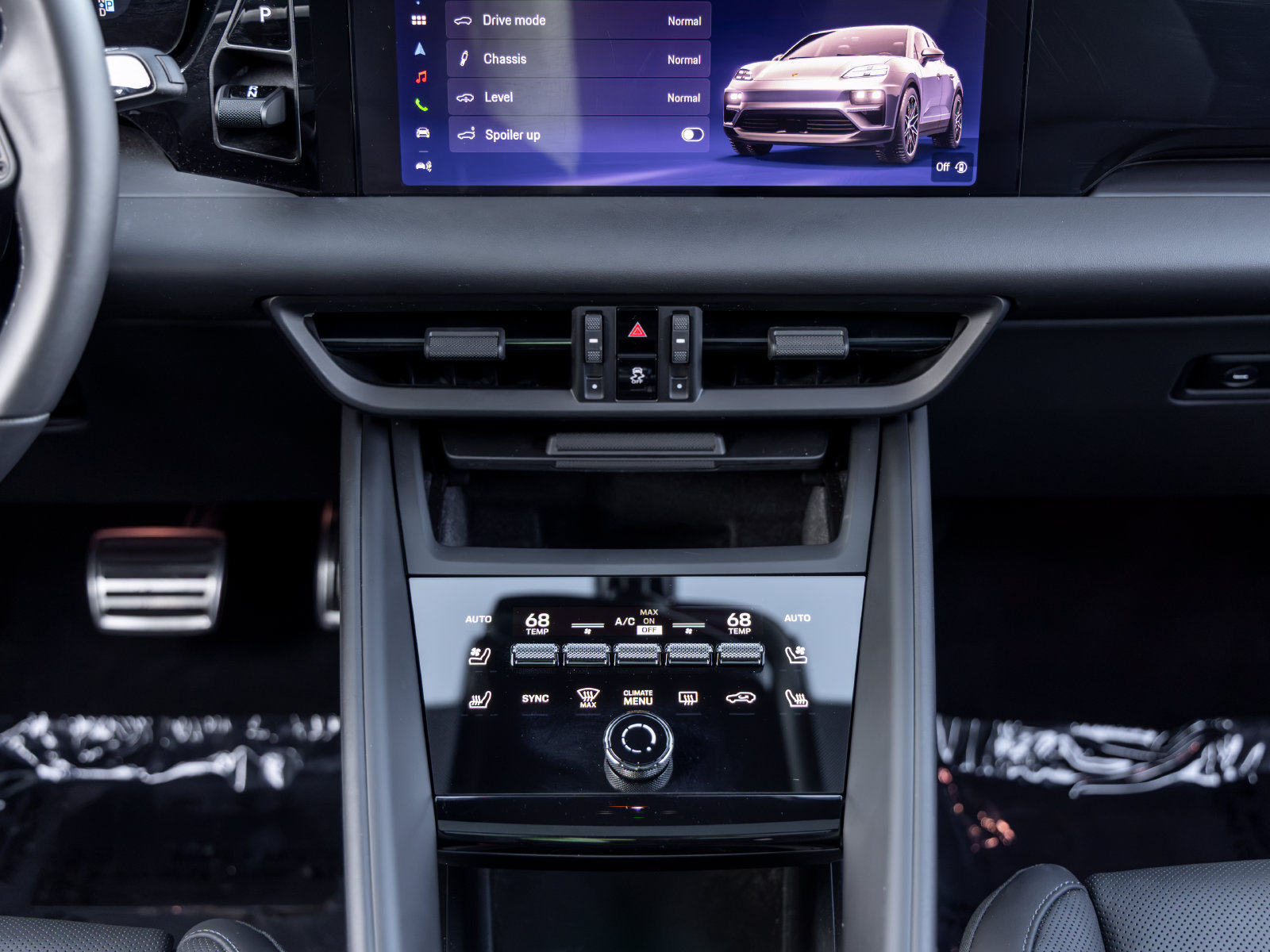 Certified 2025 Porsche Macan 4S Electric AWD/4WD image 42