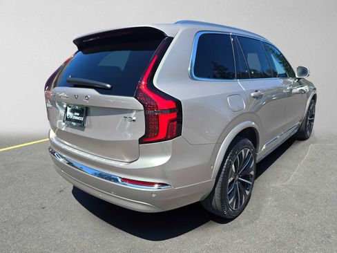 Used 2026 Volvo XC90 T8 Plus w/ Protection Package Premier AWD/4WD image 3