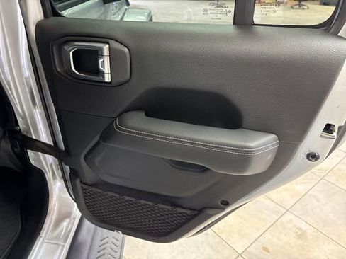 Used 2023 Jeep Wrangler Unlimited Sahara w/ Cold Weather Group AWD/4WD image 15