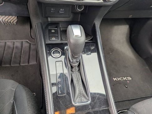 Used 2024 Nissan Kicks SV image 12