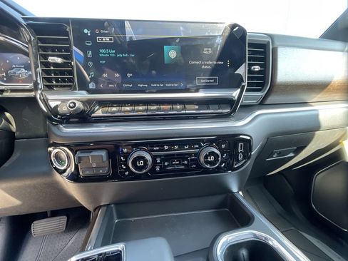 Certified 2025 Chevrolet Silverado 1500 High Country AWD/4WD image 36