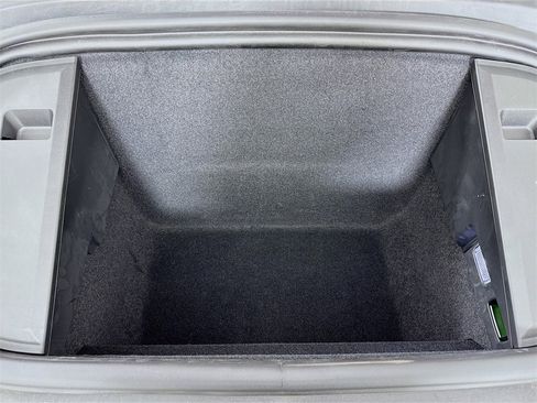 Used 2022 Porsche Taycan image 33