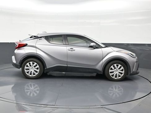 Used 2020 Toyota C-HR LE FWD image 6