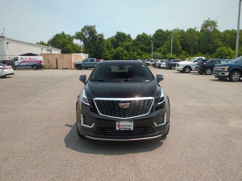 Used 2023 Cadillac XT5 Premium Luxury AWD/4WD image 2