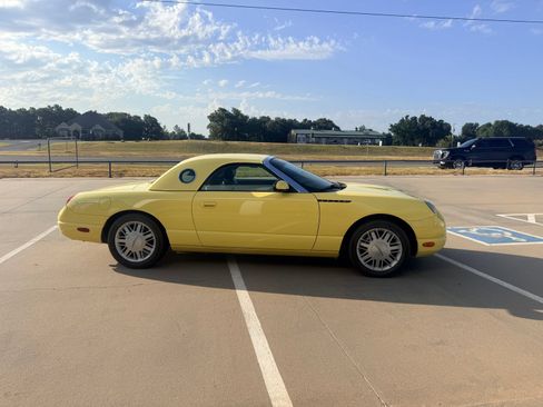 Used 2002 Ford Thunderbird RWD image 5