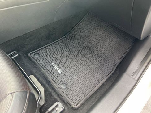 Used 2023 MAZDA MAZDA3 Hatchback w/Premium Plus Pkg image 36